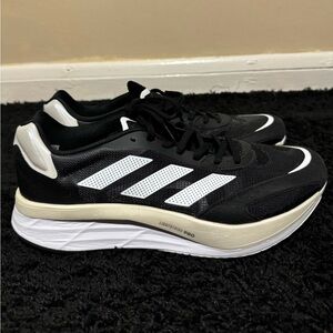 Adizero Boston 10 Sneaker